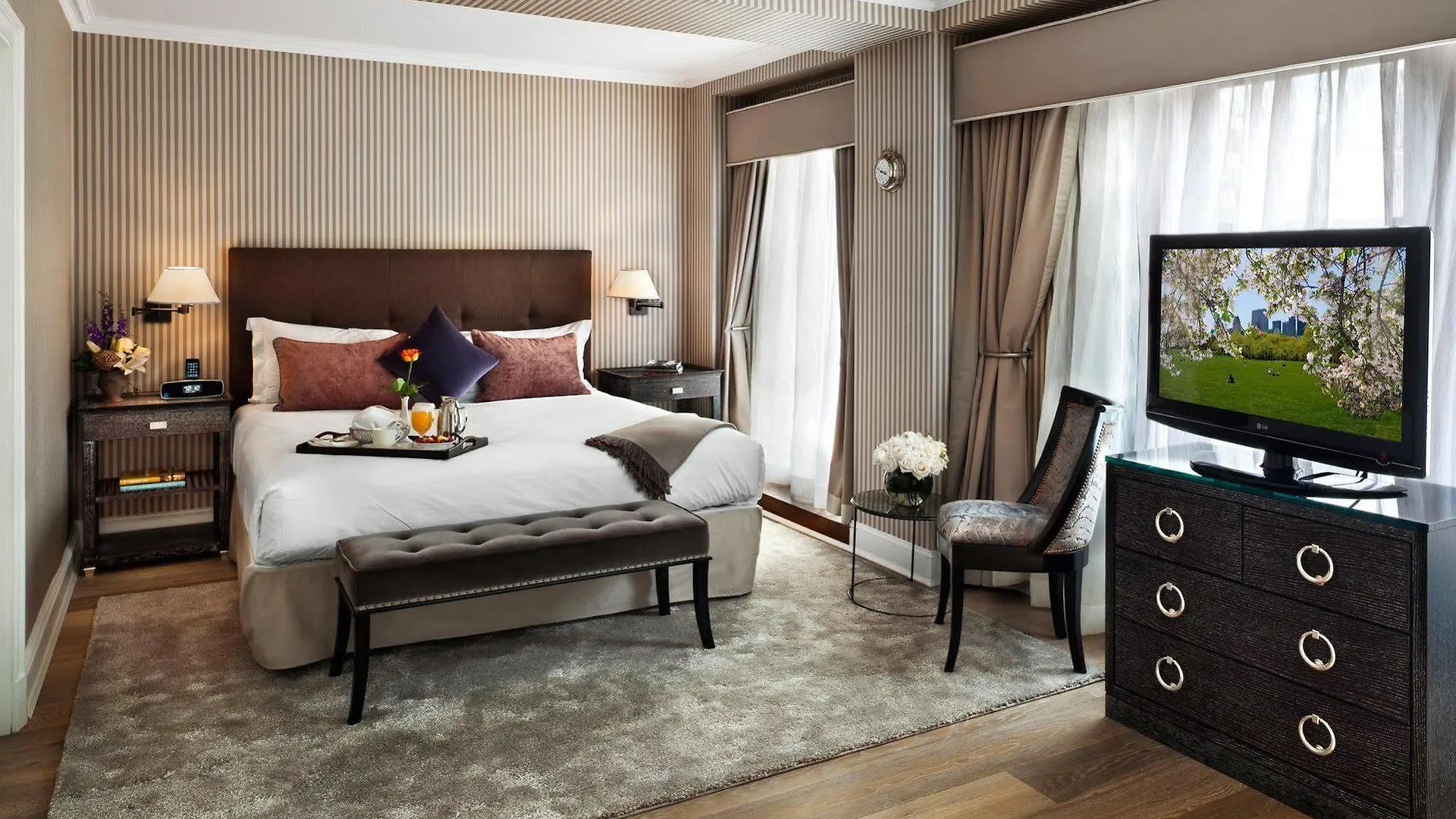 Hotel Plaza Athenee New York