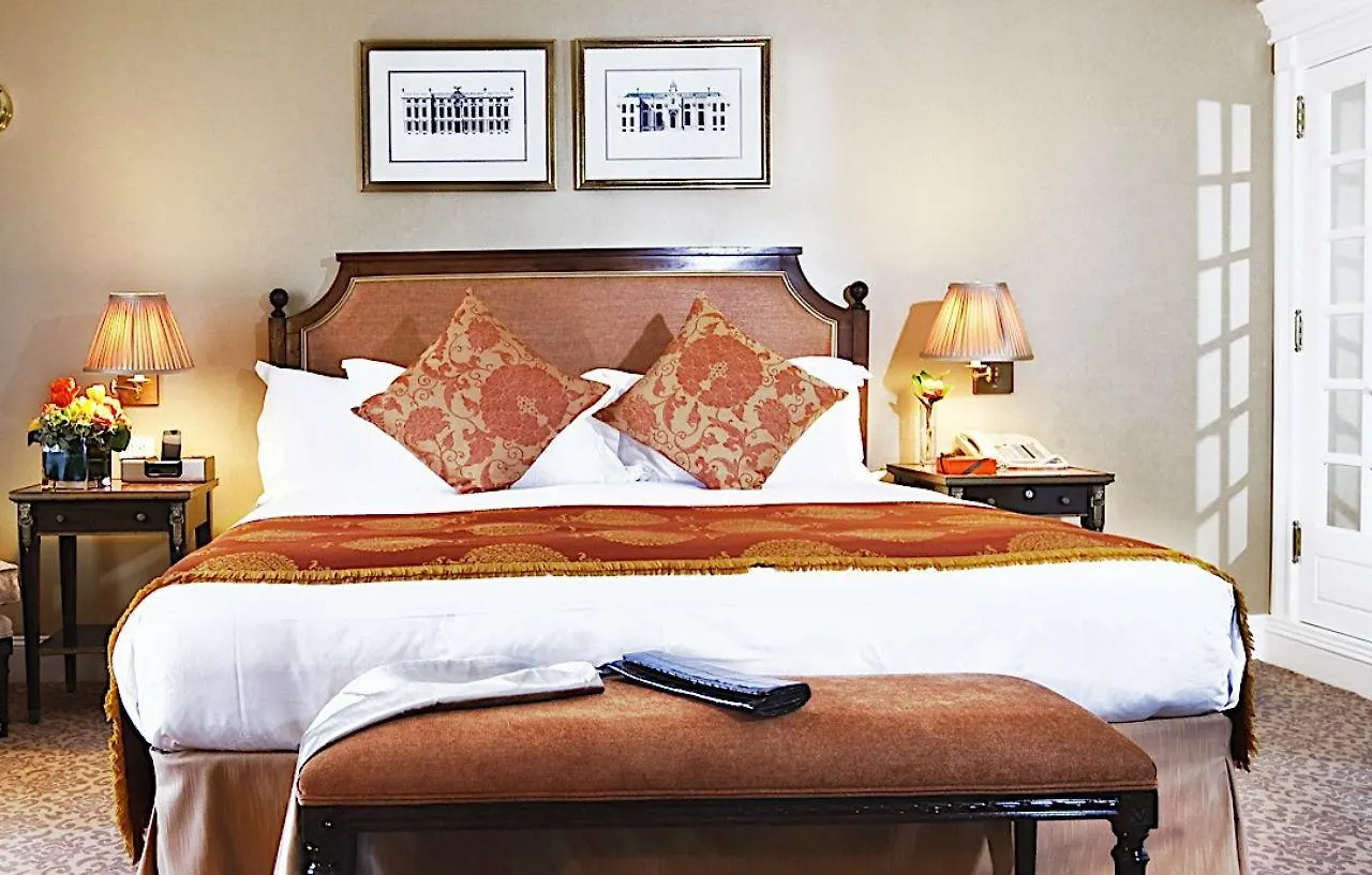 Hotel Plaza Athenee New York
